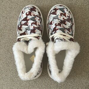 Christmas gnome slip on shoes - UNUSED